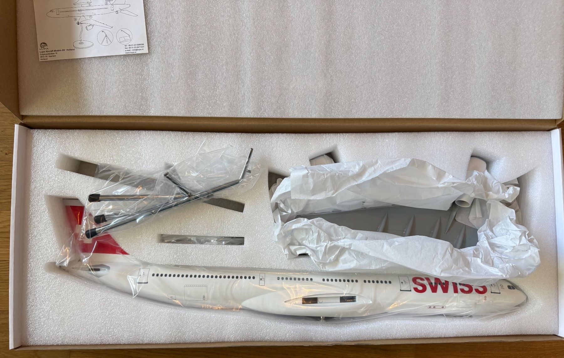 Swiss Kit di modellismo & Modellini statici: Flugzeug Modell Swiss A330 1:100 – Nuovo e nell'imballaggio originale da Ostermundigen venduto da Vancouver16 3