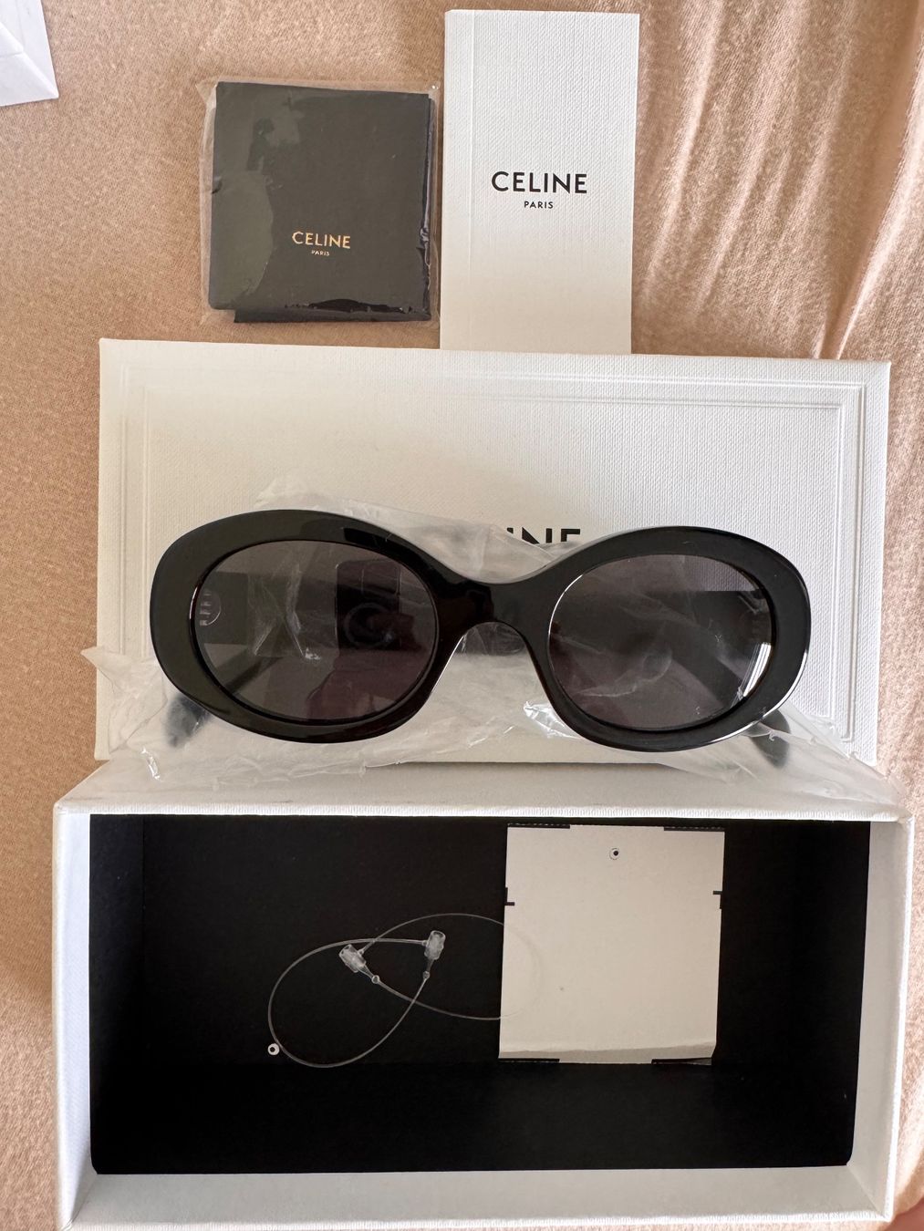 Celine Occhiali & Lenti: Celine Sonnenbrille Original – Nuovo e nell'imballaggio originale da Zwillikon venduto da ant_r5yp