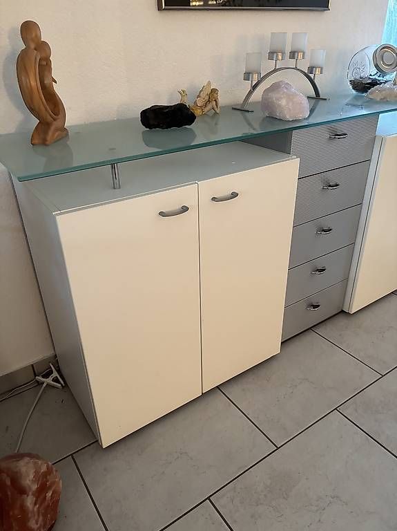 Cassettiere: Schönes Sideboard mit Glasplatte ab  CH 1.- – Usato da Oberrohrdorf venduto da biondy 1