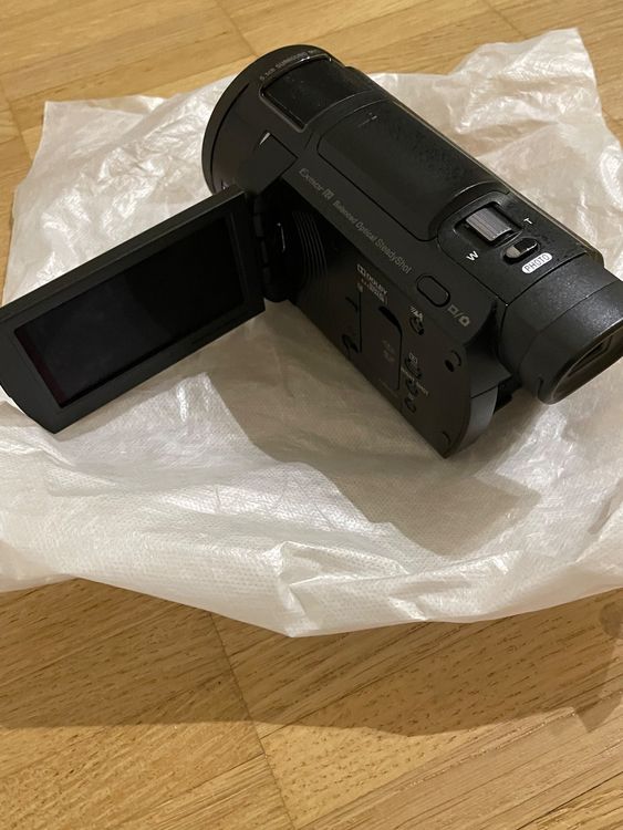 Sony AX33 4K Handycam mit Exmor R CMOS Sensor inkl. Zubehör (Neu ...