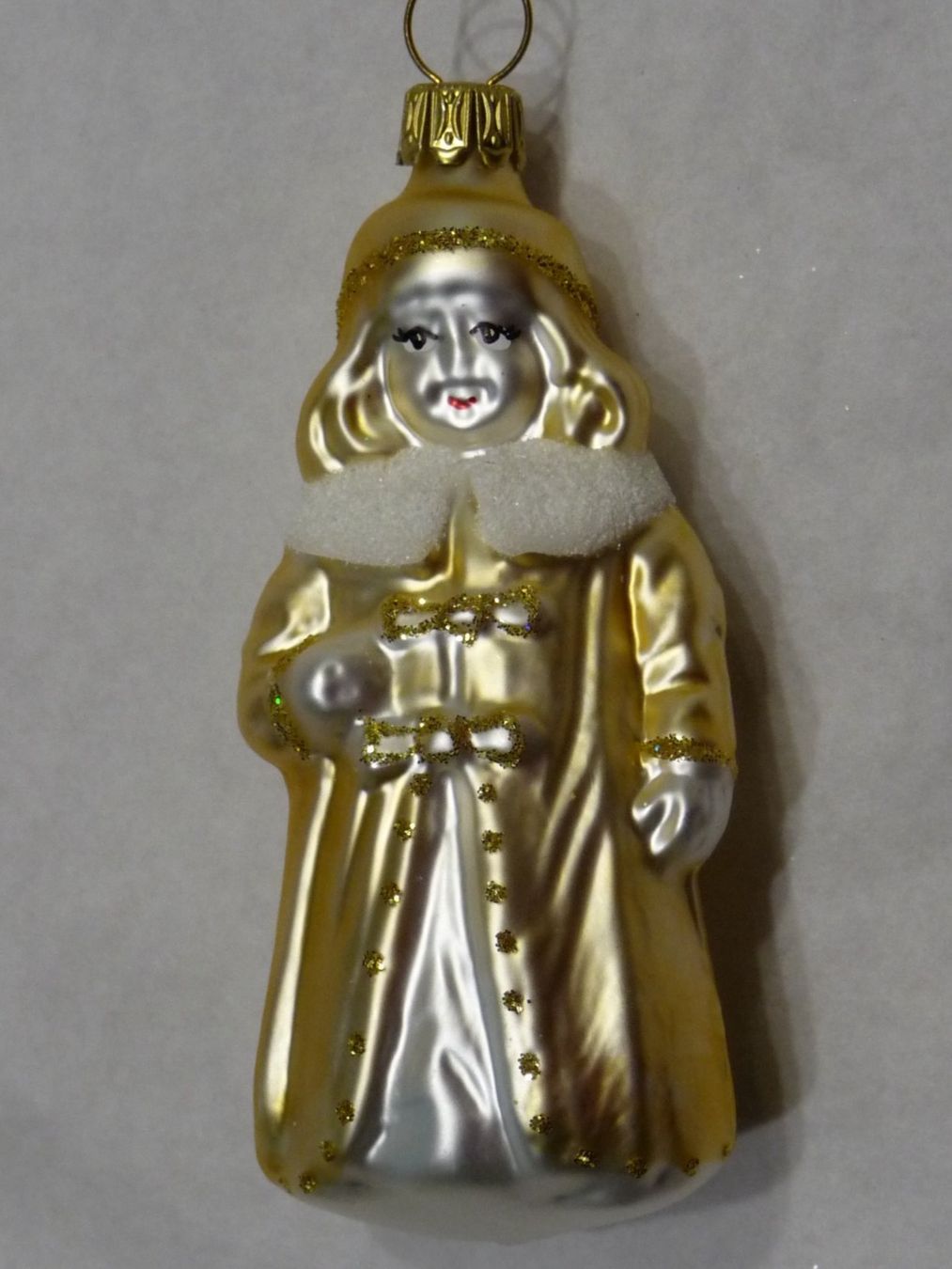 Toutes les décorations: Mädchen mit goldenem Kleid Christbaumschmuck – Neuf avec emballage d'origine à Alpnach Dorf par marvo
