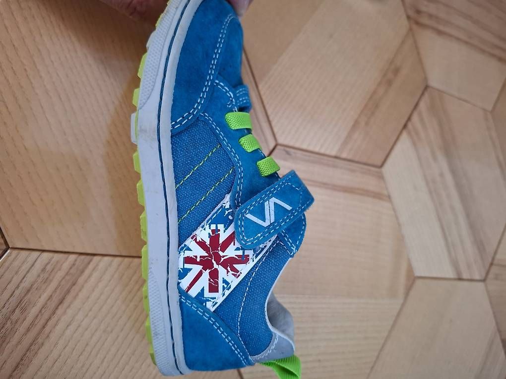 Scarpe per ragazzi: Schuhe / Sneaker Gr 28 – Usato da St.Gallen venduto da elv_sl5m 1