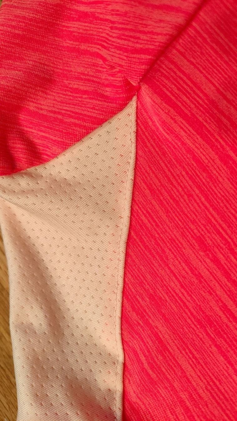 Camicette, T-shirt & Top: Decathlon Sportshirt 149/159 – Usato da Villmergen venduto da toptip1970 2