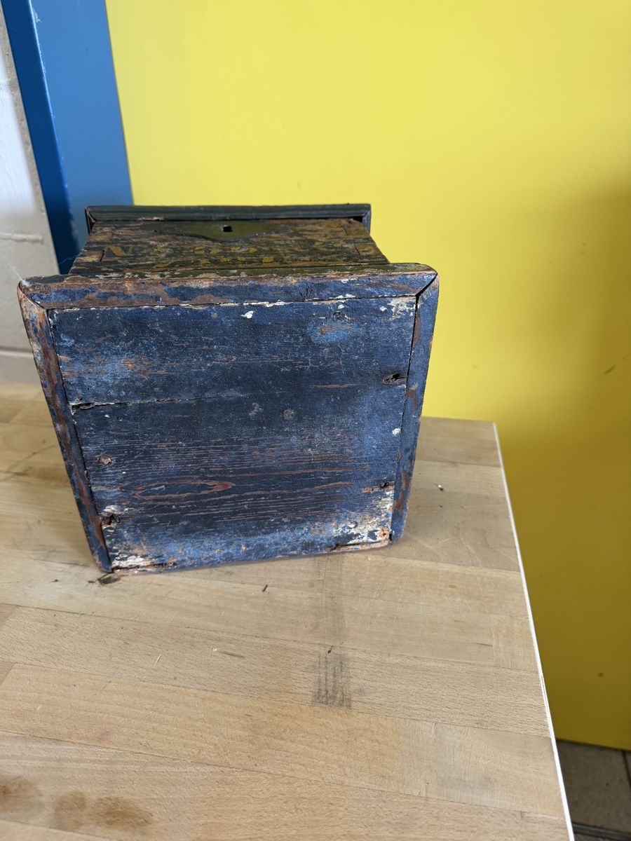 Salvadanai: Alte Spardose mit religiösem Bild Holz  – Usato da Strengelbach venduto da RaenAntikDesign 7