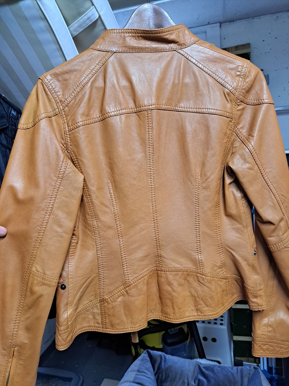 Esprit Giacche: Esprit Lederjacke hellbraun, Grösse 36, sehr weich – Usato da Ottoberg venduto da Aladin80 2