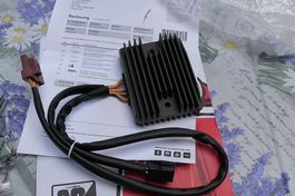Piaggio Spannungs- / Laderegler für Vespa GTS 250 i.e. ABS