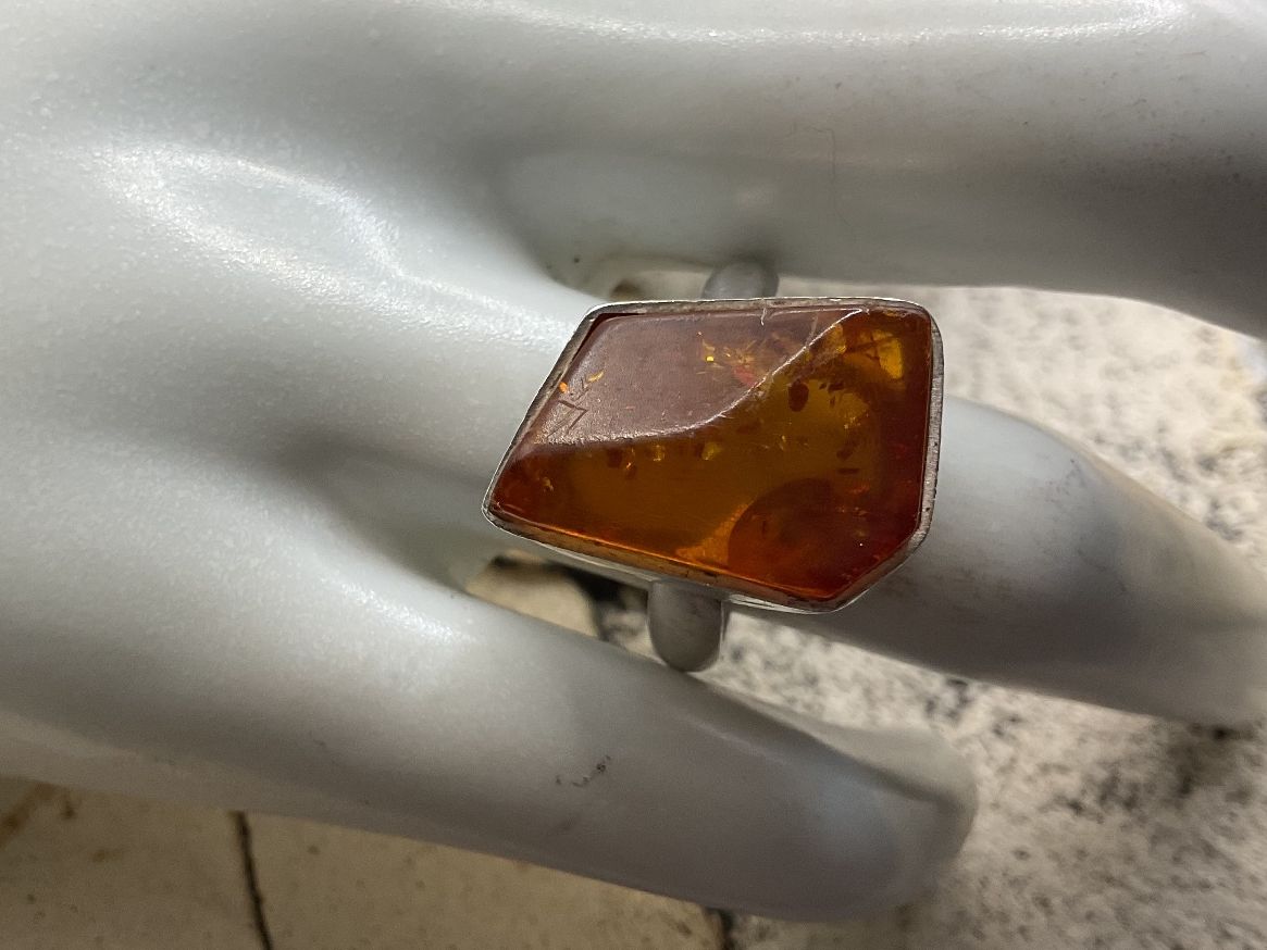 Anelli: Vintage Silberring mit grossem Bernstein, Gr.55.5 – Usato da Luzern venduto da S.Kern01