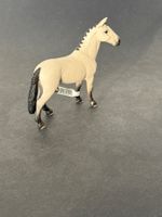 SCHLEICH 13928 Hannoveraner Wallach, Falbe Pferd