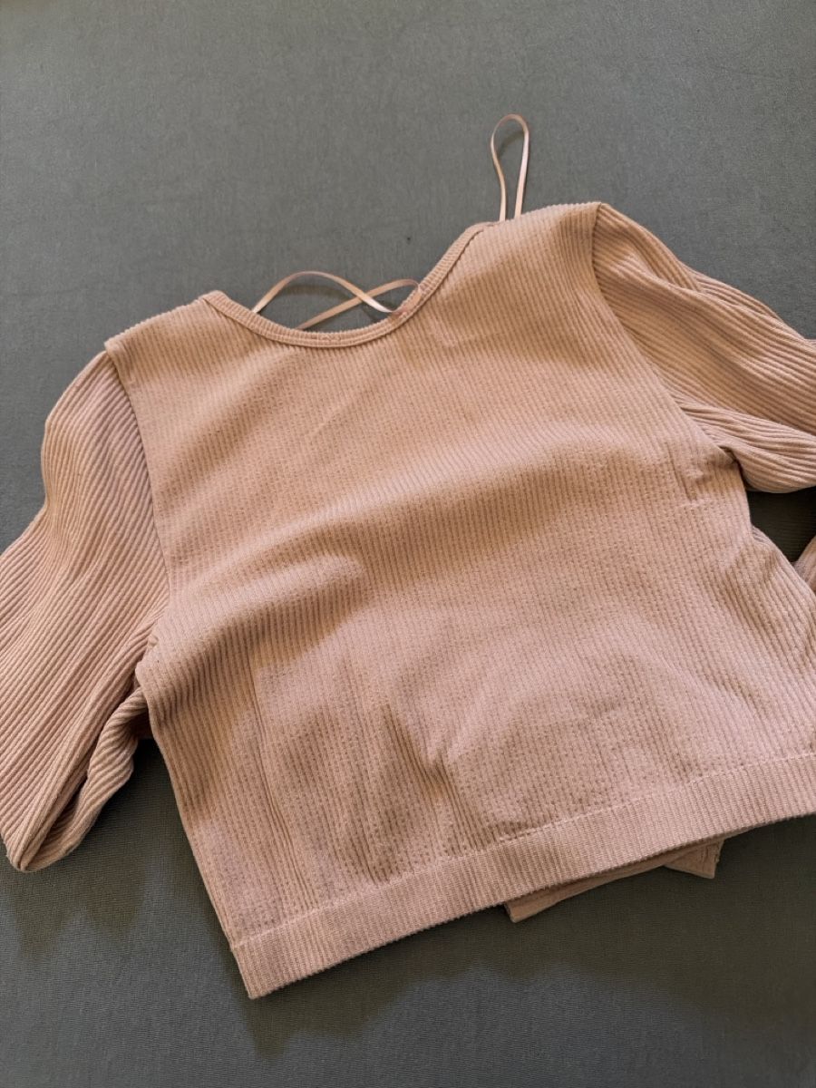 Top: Crop Top Langarm Rosé Grösse S Herbst Basic Neuwertig – Usato da Zürich venduto da cor_ld9y 1