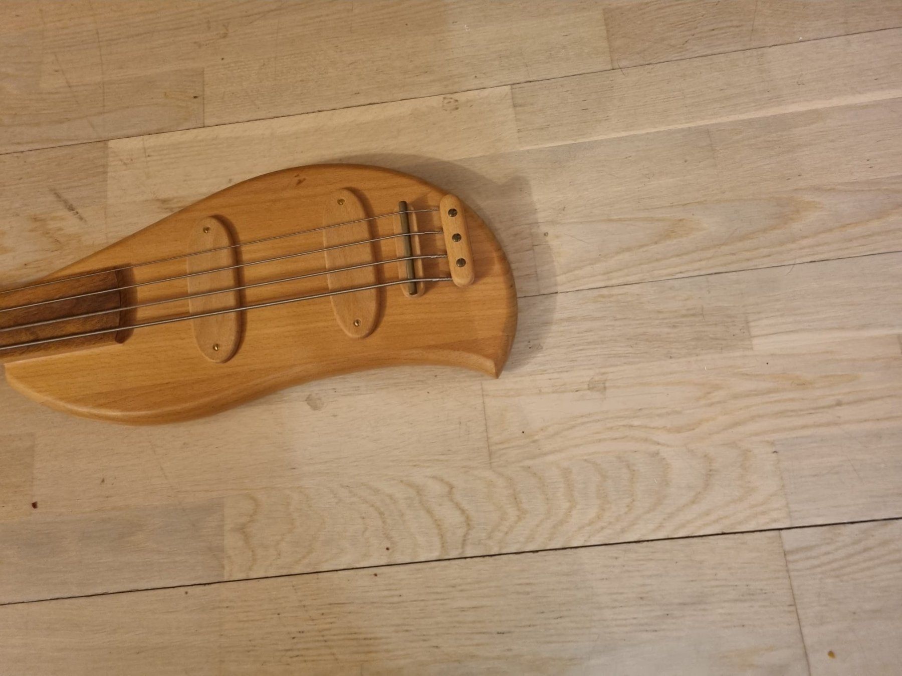 Strumenti musicali: Guitare décorative – Nuovo (secondo la descrizione) da Courgenay venduto da sch_6kn5 1