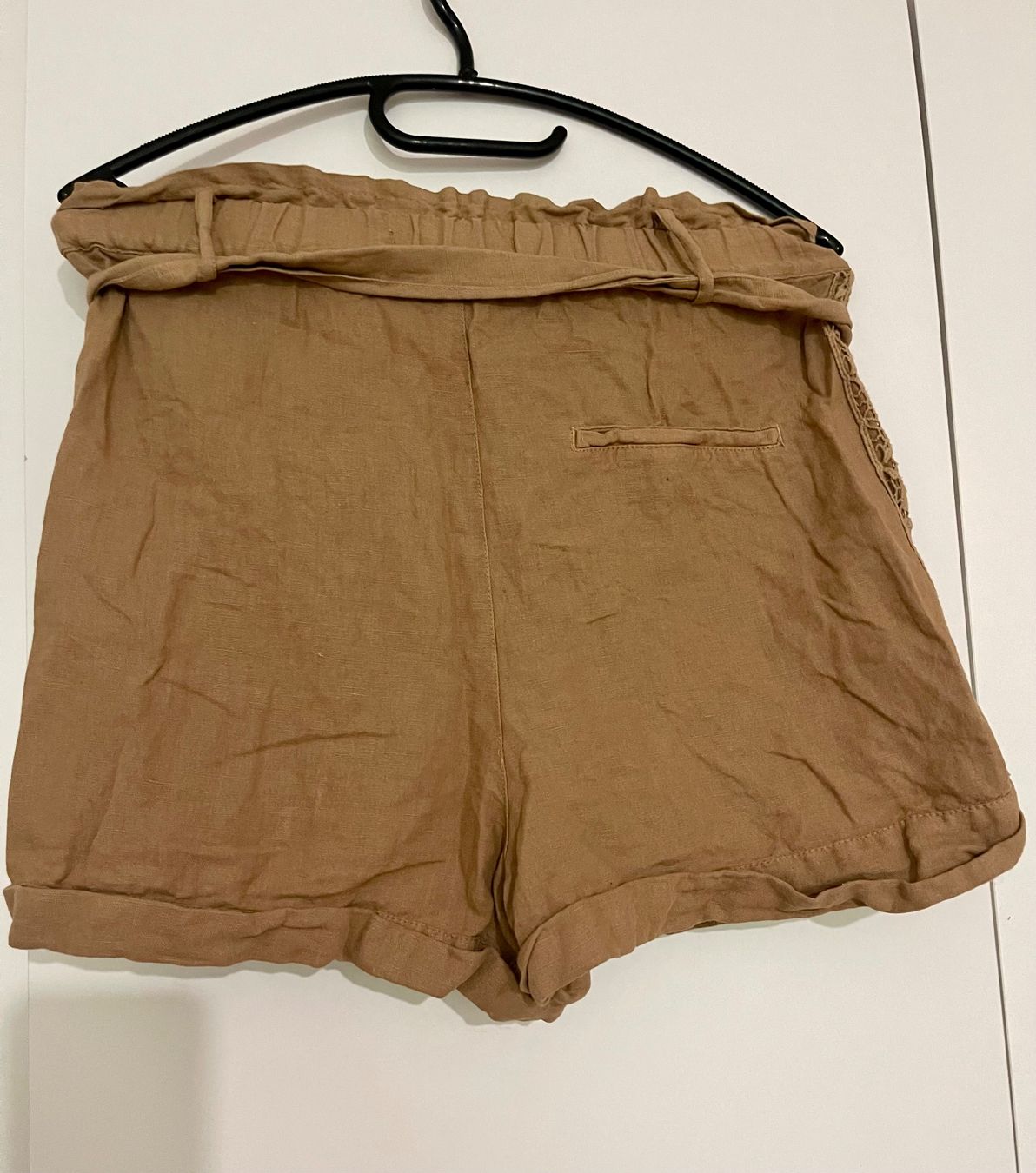 Zara Pantaloni: Short en Lin – Usato da Genève venduto da Annilu 1