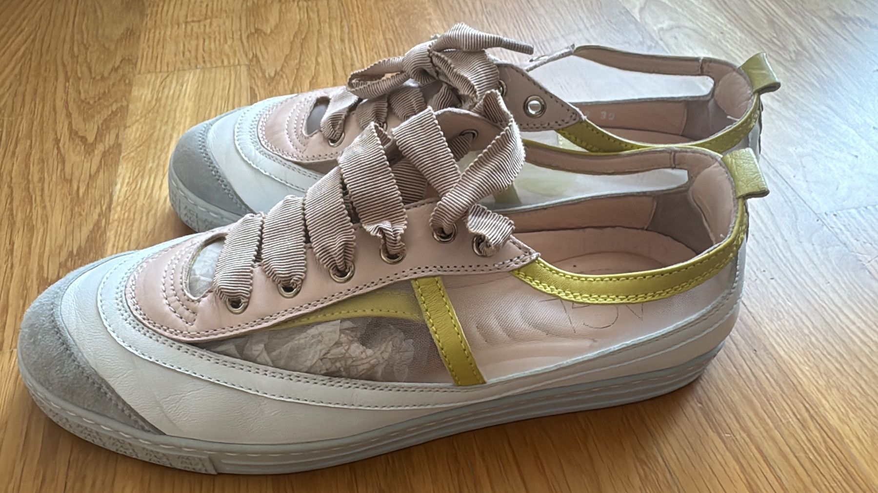 AGL Damenschuhe: AGL Sneakers Gr. 39 – Gebraucht aus Zürich von froschchen79 1