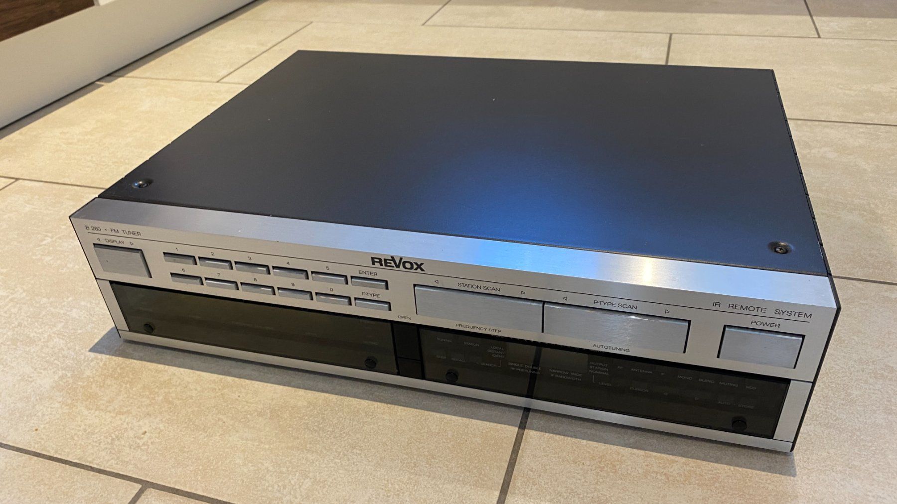 Revox Radio: Revox B260 Tuner – Usato da Effretikon venduto da Swisscanadian 1