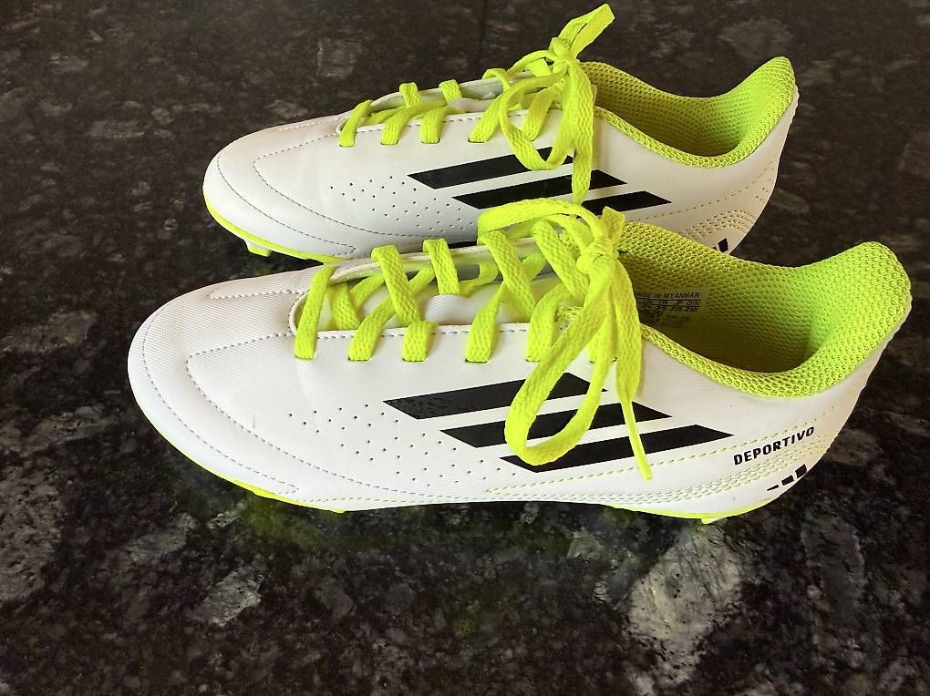 Herrenschuhe: Neue Adidas Schuhe – Neu und originalverpackt aus Hersiwil von Sheila1986 1