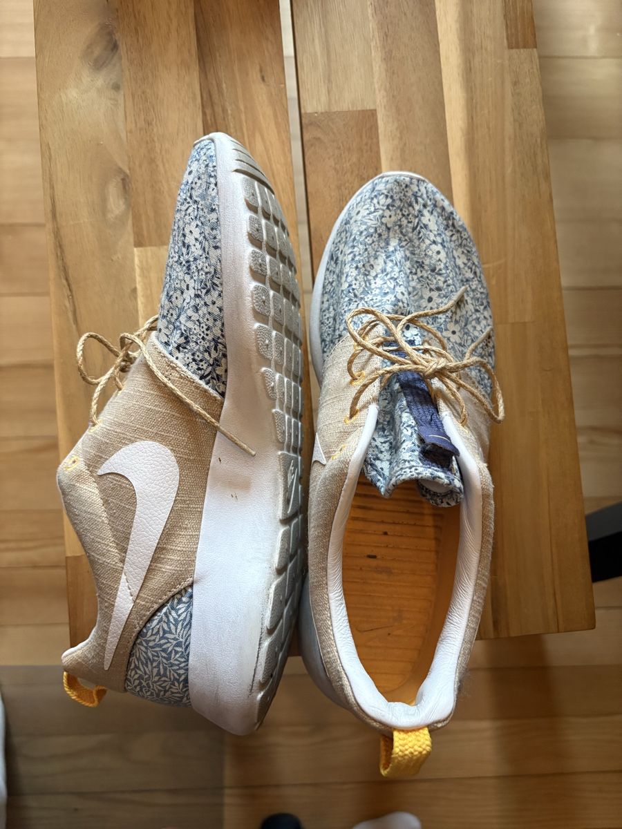 Nike Scarpe da uomo: Nike Roshe Run Liberty – Usato da Ittigen venduto da sab_6dkh 1