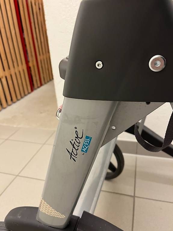Gehhilfen: Déambulateur Active Walker Acces - Vainqueur du test Kassen – Gebraucht aus Lausanne von mar_27dz 1