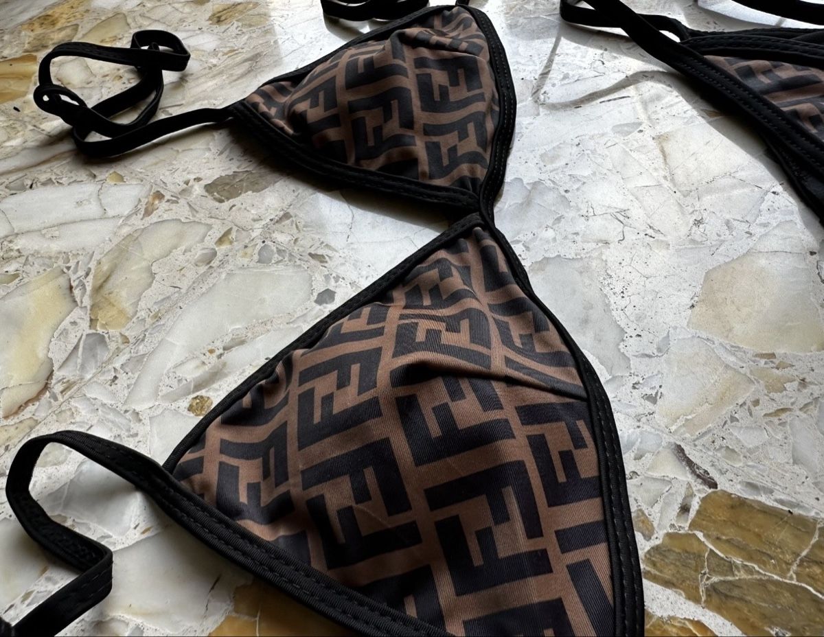 Fendi Costumi da bagno & Bikini: FENDI Monogram Bikini set- Size M - new with tag – Nuovo e nell'imballaggio originale da Thonex venduto da Lux_brands01 3