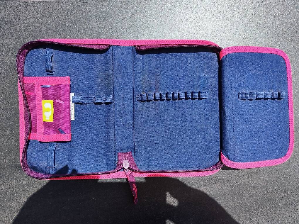 Ergobag Sacs & sacs à dos: Ergobag mit viel Zubehör – D'occasion à Ebnat-Kappel par Kruemel15 2
