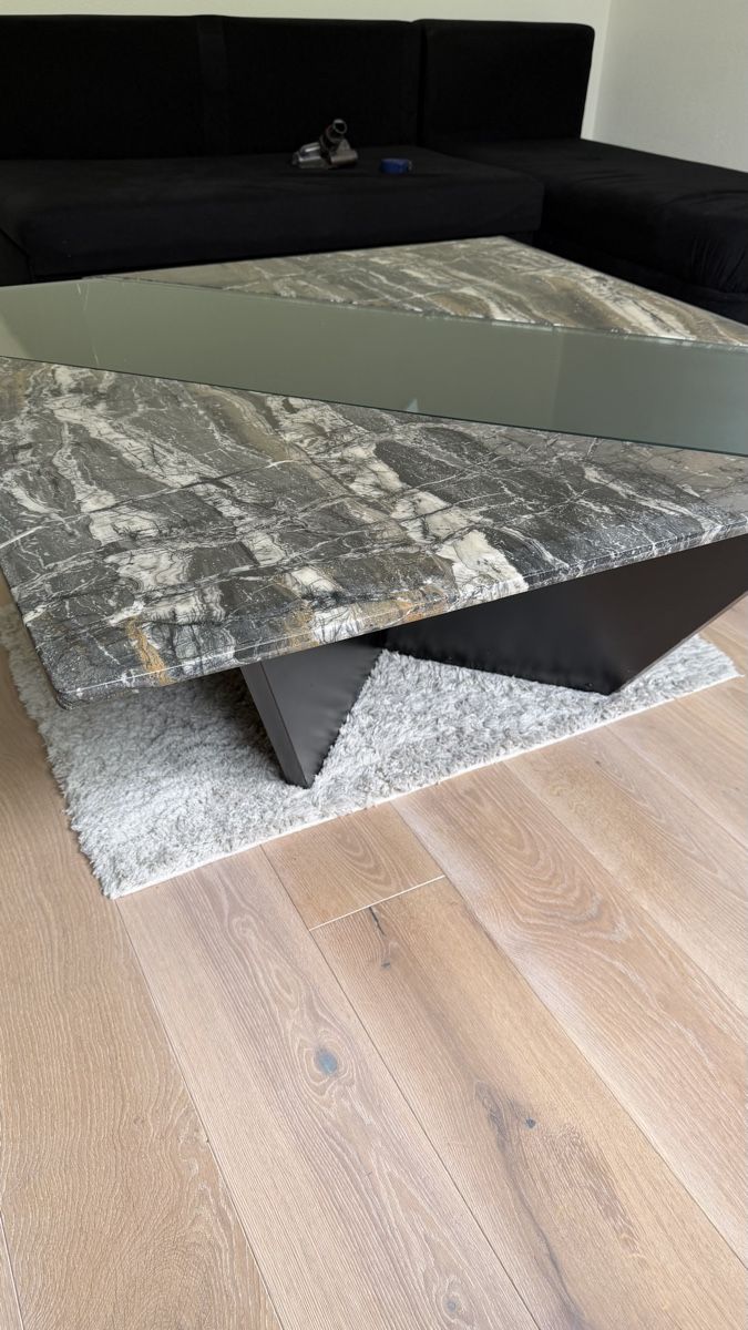 Tavoli: Design Couchtisch mit Marmorplatte und Glas Ablagefläche – Usato da Liestal venduto da Pfannefertig 2