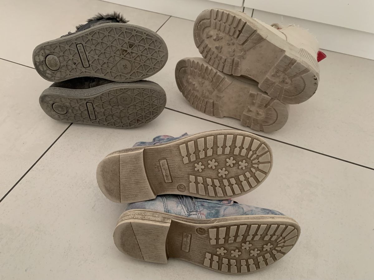 Scarpe per ragazze: 3 Paar Mädchen Herbst/Winter Schuhe, Gr. 26/27 – Usato da Baden venduto da nicolenia 3