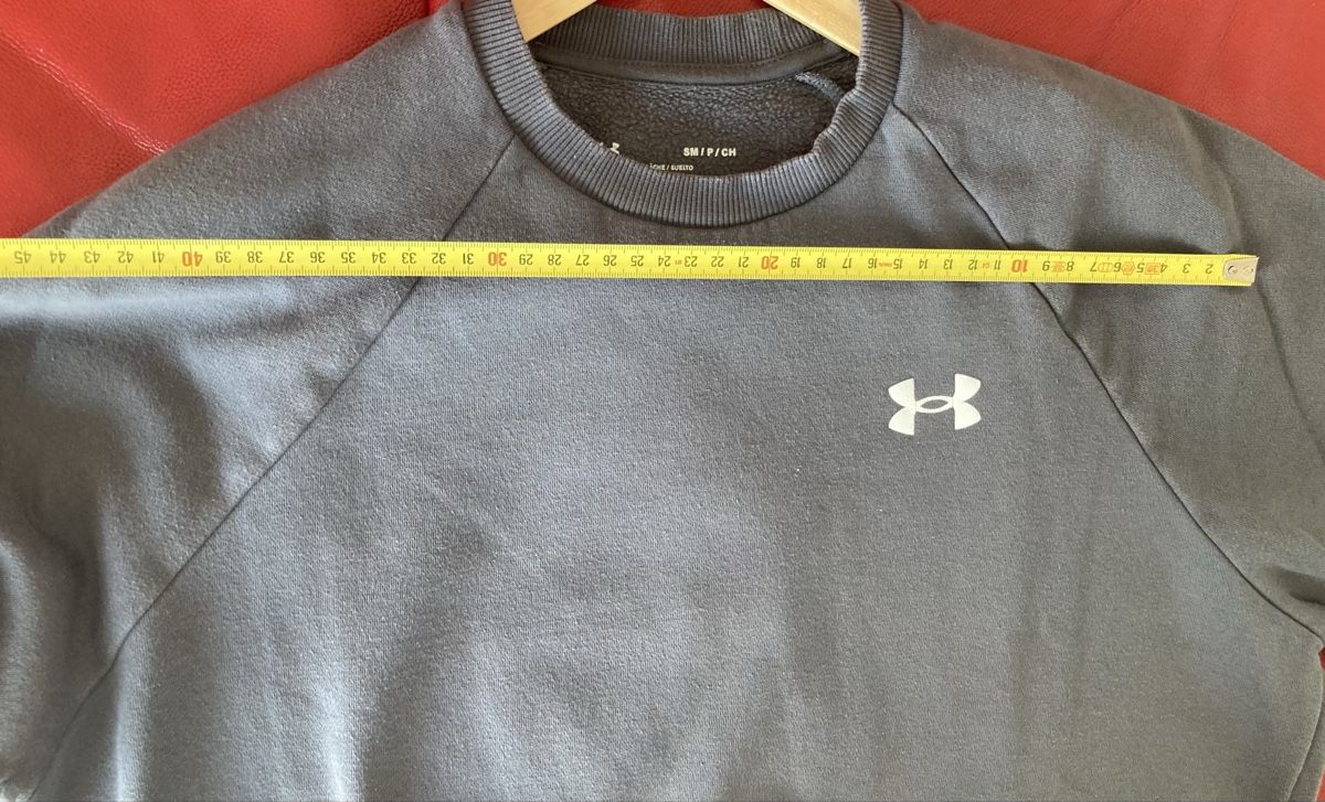 Under Armour Maglioni & Felpe: Pull Under Armour gris, taille S – Usato da Chêne-Bougeries venduto da GiovannaDiLoreto 5