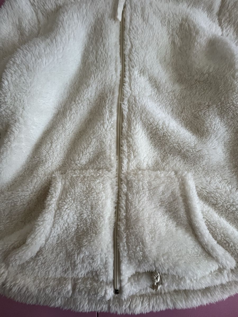 Jacken: weisse Teddy Jacke – Neu (gemäss Beschreibung) aus Fehraltorf von y2kout7 2