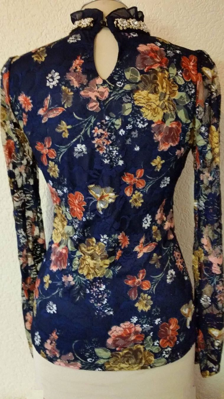 Camicette: Wundeschöne Bluse Shirt Sweatshirt rolli – Nuovo (secondo la descrizione) da Zürich venduto da shopbop 2