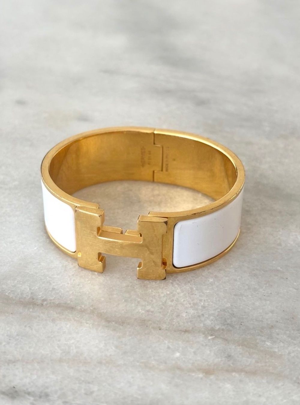 Hermès Armbänder & -reifen: LUXUS Hermes Clic Clac H Armreif – Gebraucht aus Kloten von dekodeko