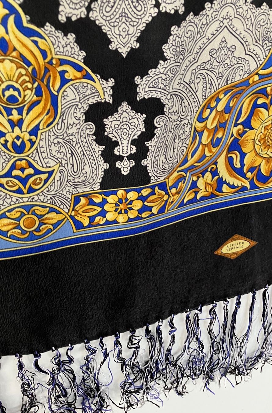 Versace Foulard & Sciarpe: Atelier Versace Seide Schal – Usato da Unterägeri venduto da Jutka_04 4