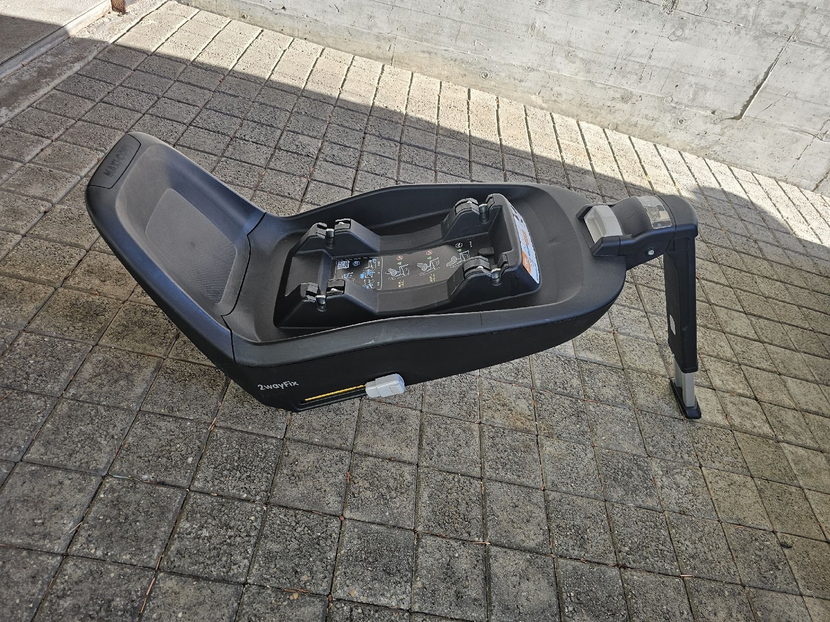 Maxi-Cosi Seggiolini per auto: Autositz Babysitz Basis 2wayfix Maxi Cosi mit Isofix – Usato da Zürich venduto da Masgo 1