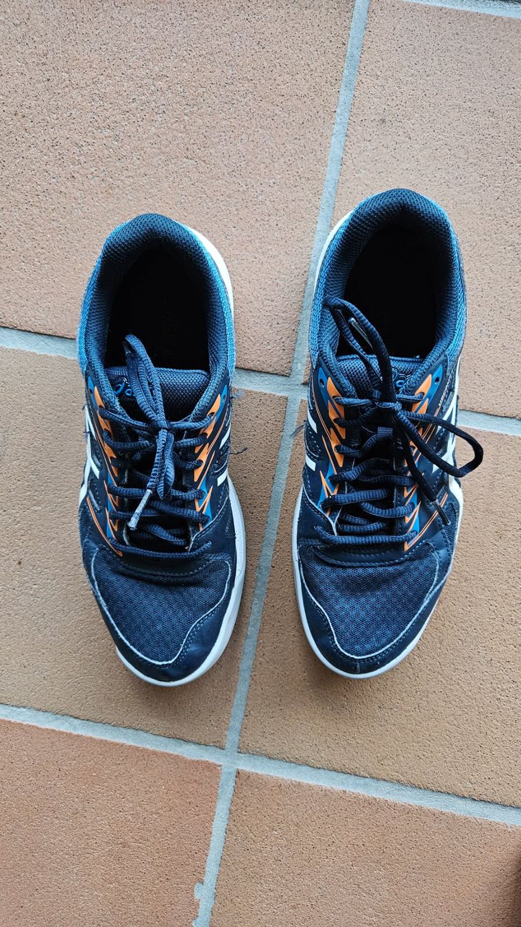 Asics Herrenschuhe: Asics Sportschuhe – Gebraucht aus Bubikon von diditoto 1