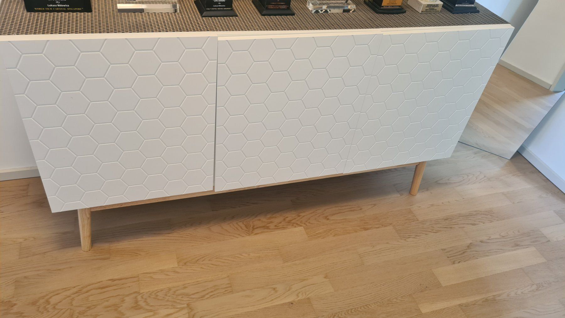 Commodes: White cabient / shelf - GRAtIS – D'occasion à Embrach par mba_ttk7 1