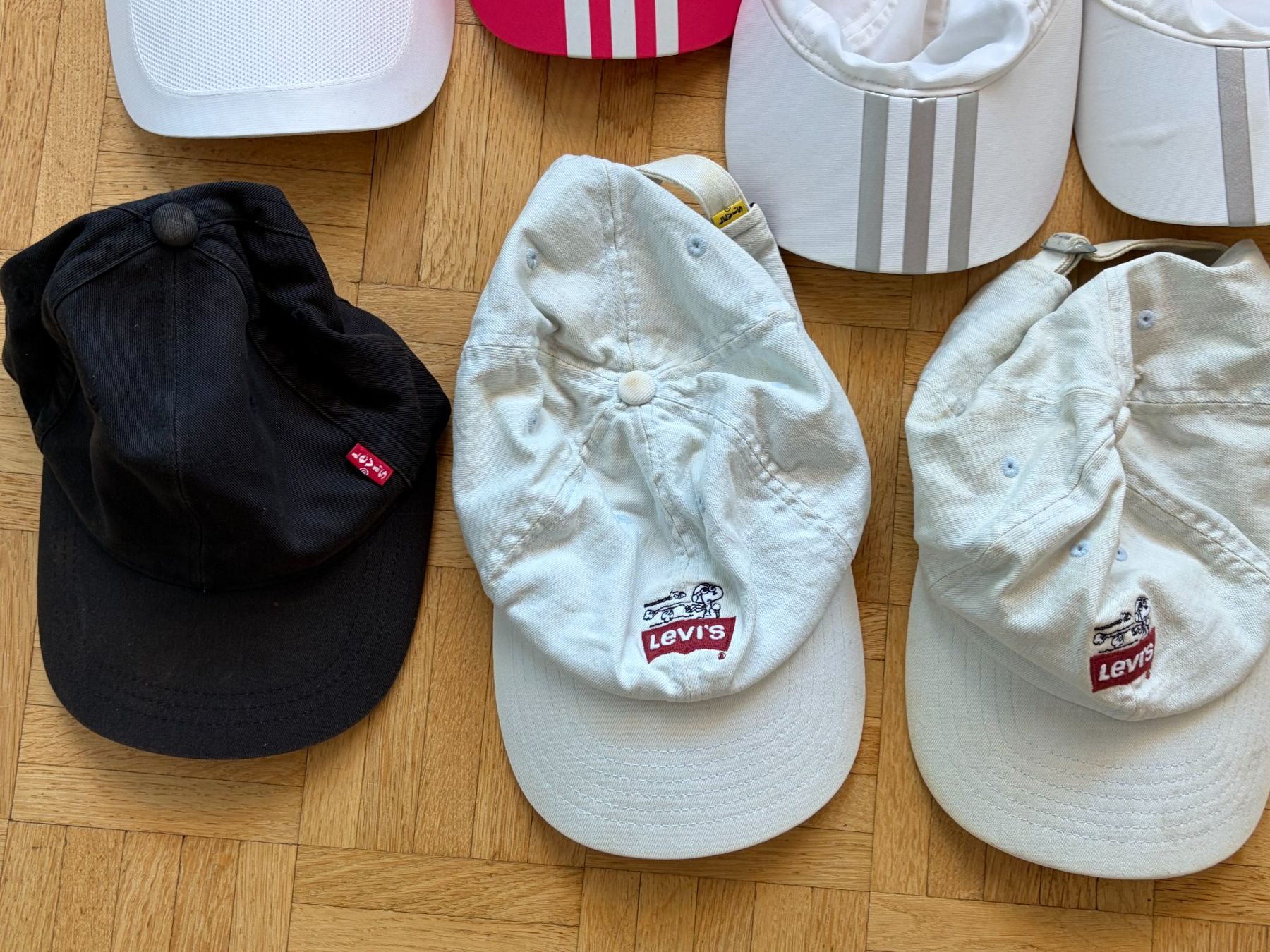 Altro in  Abbigliamento & Accessori: Caps – Adidas & Levi's – Usato da Boll venduto da NRie 2