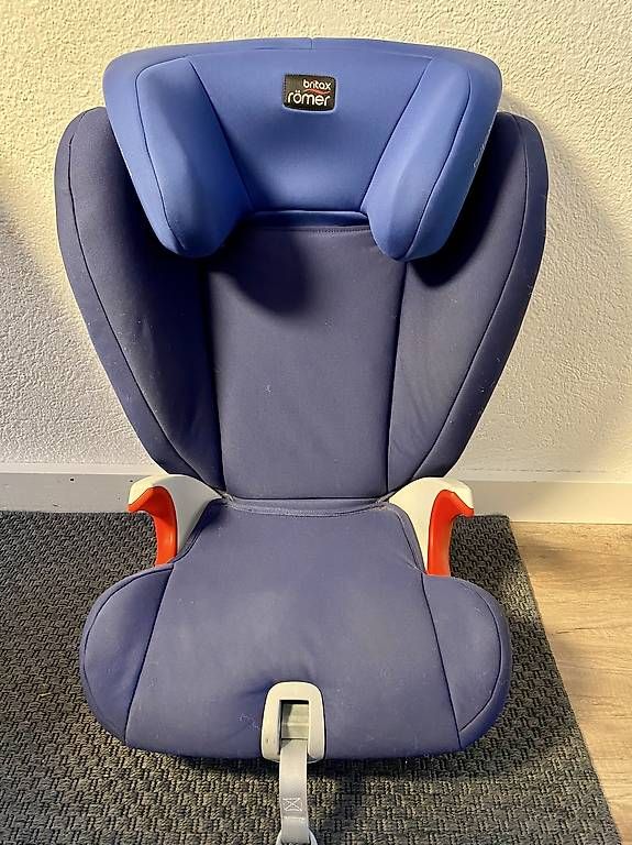 Britax Römer Sièges auto: Römer Kindersitz – D'occasion à Rapperswil BE par FC85