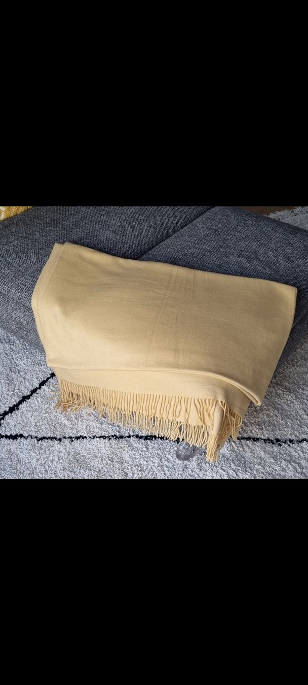 Esprit Decken: couverture Esprit jaune neuve 150x200 – Neu und originalverpackt aus La Tour-de-Trême von Coco06