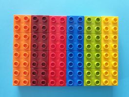 Lego Duplo (26) 24 Bausteine 2x2 Noppen