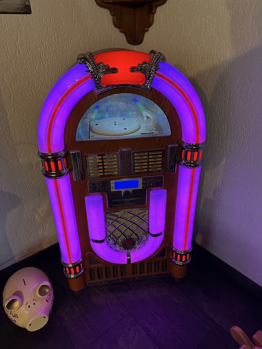 Jukebox:  Retro Jukebox mit LED Licht – Difettoso da Affoltern am Albis venduto da Chnuri