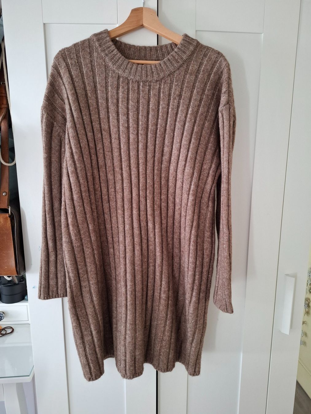 H&M Robes: Strickkleid Gr.L – D'occasion à Leuggelbach par Schreiner21