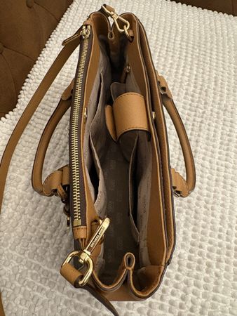 Handtasche Michael Kors braun Logo Muster guter Zustand