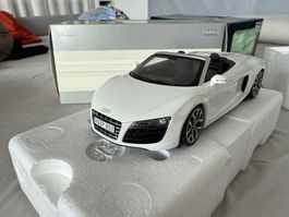 Quattro GmbH - Audi R8 Spyder V-10 - 1:18 - Ibis Weiss
