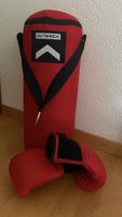 Boxsack Kind Rot Outshock mit Handschuhen guter Zustand