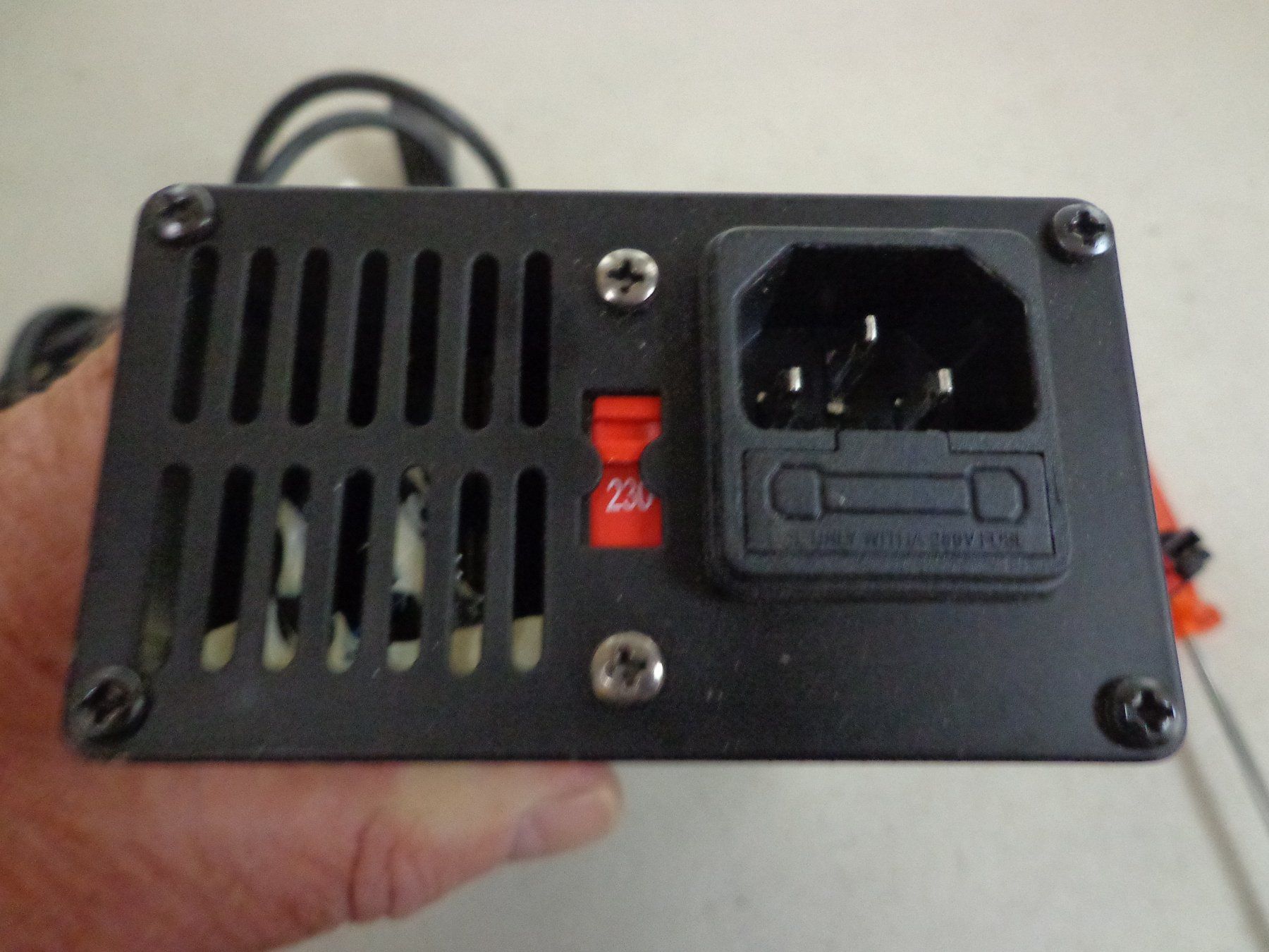 Chargements: Batterie Charger ROHS – D'occasion à Zofingen par gruempuhaendler 4