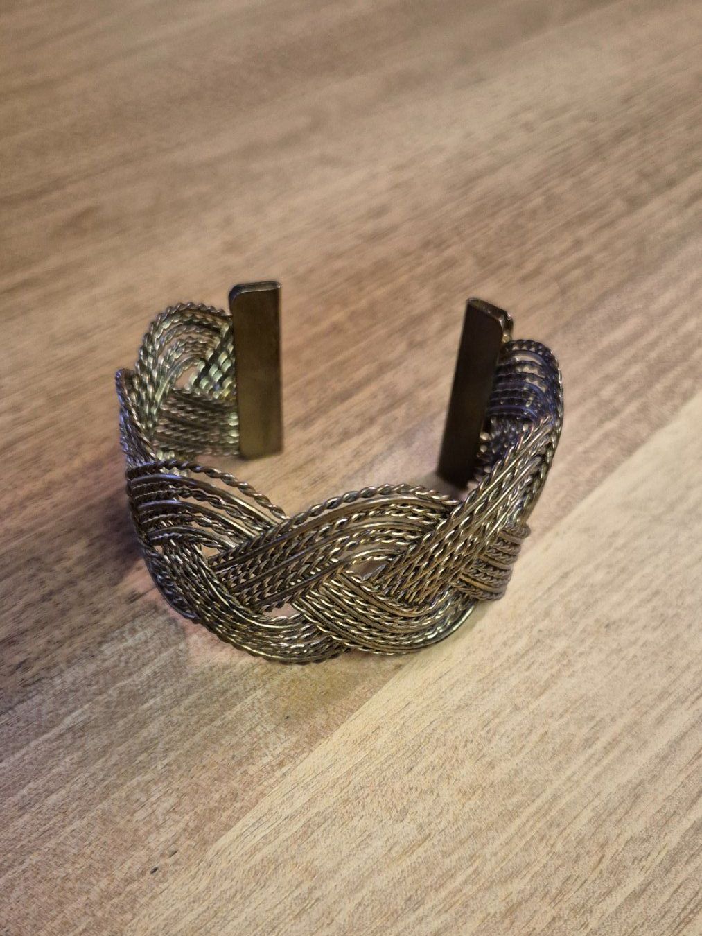 Armbänder & -reifen: Damen Armreif Flecht Design Vintage Look – Gebraucht aus Lumbrein von gianandris
