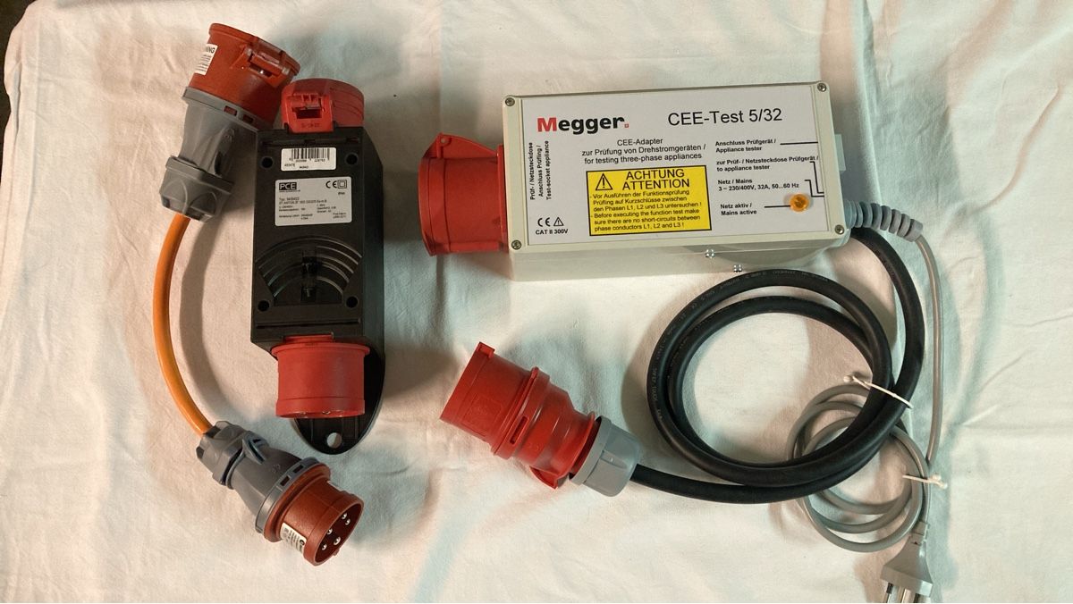 Megger Misurare: Megger CEE-Test 5/32 Drehstromgeräte Prüfadapter – Nuovo (secondo la descrizione) da Rothrist venduto da Seafarer68