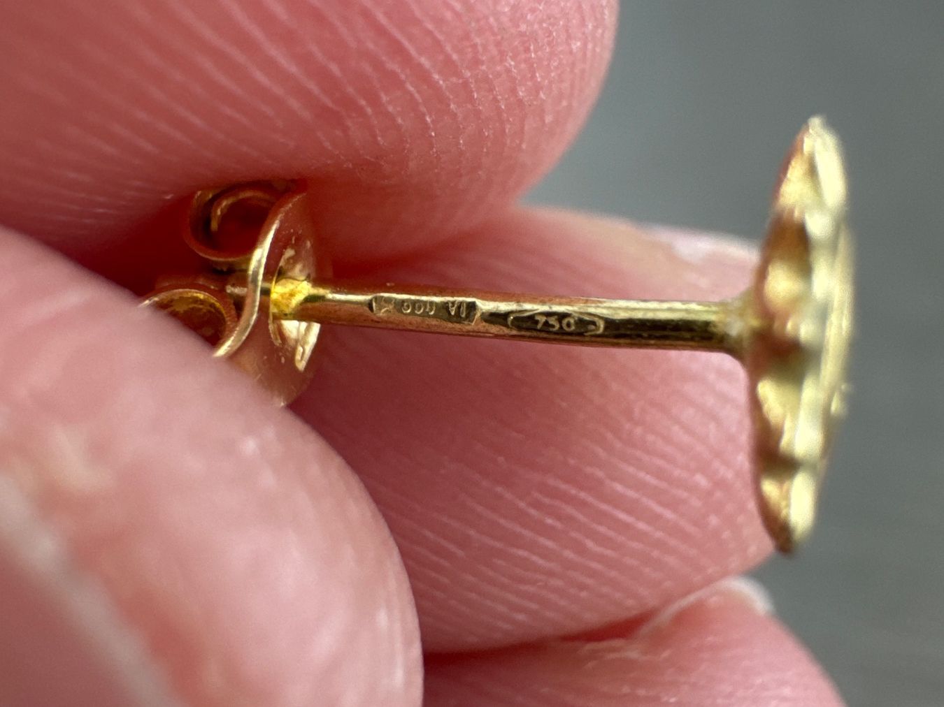Boucles d'oreille: Ohrstecker 750 Gold – D'occasion à Niederuzwil par leo_8857 1