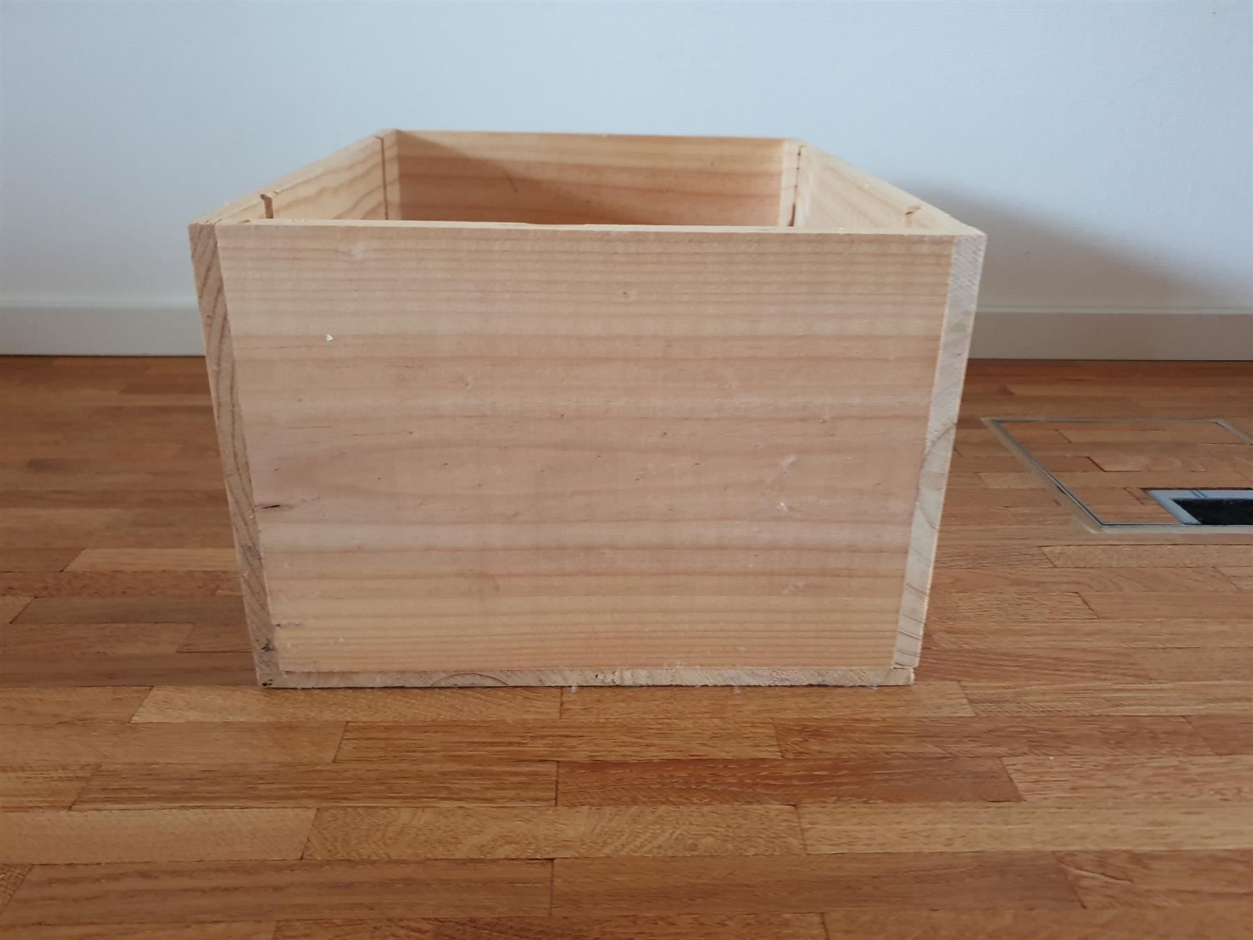Scaffali: Bundle 6 Holzweinkisten – Usato da Hinwil venduto da Buugdehuude 3