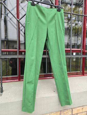 Kleidung: AKRIS Hose grün (36)