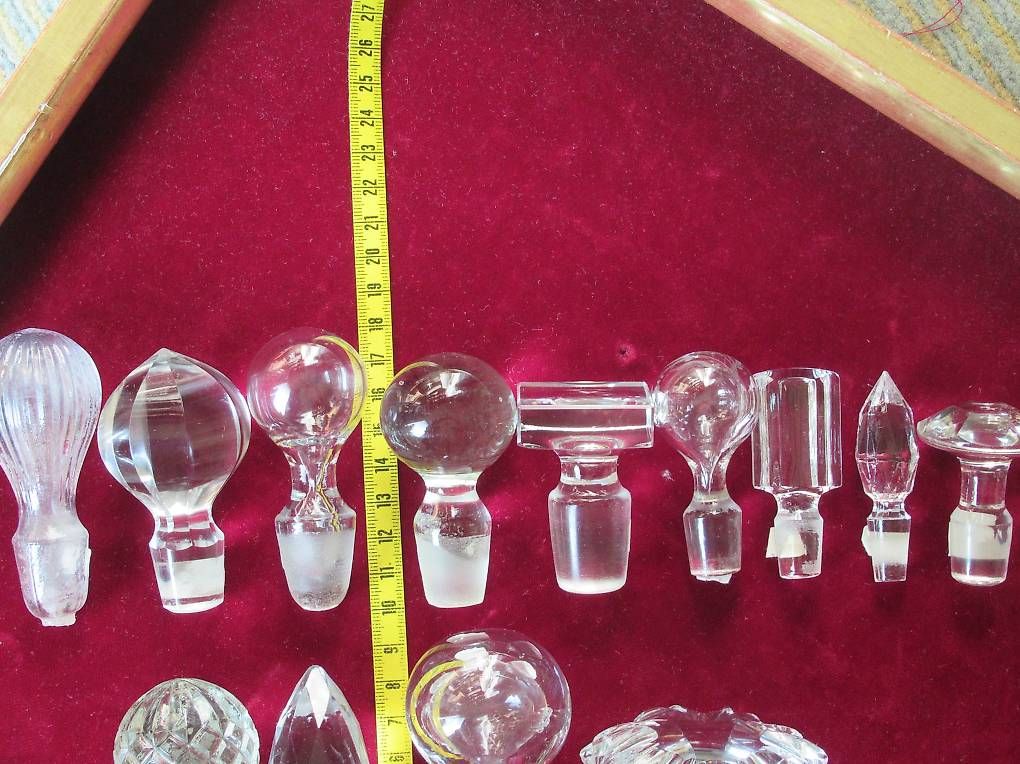 Apribottiglie & Tappi per chiusura: Bouchons à carafes , 13pces – Usato da Chernex venduto da Nouveaunom 2