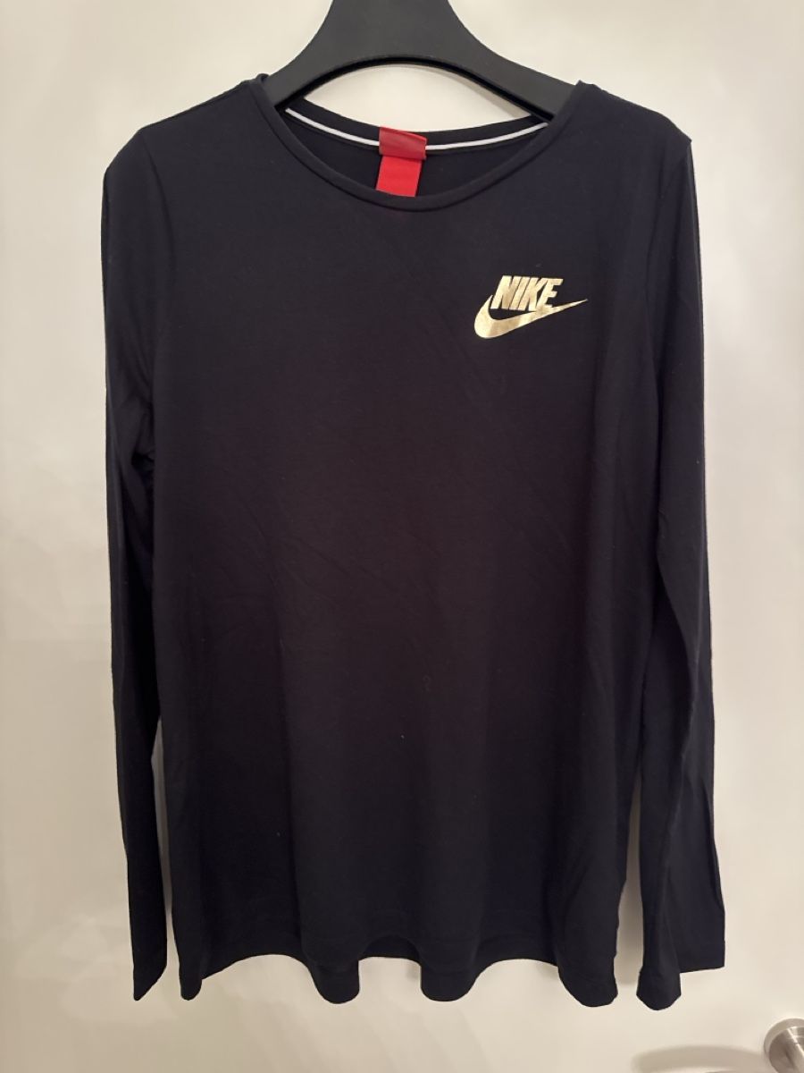 Nike T-Shirts: Nike langarmshirt – Gebraucht aus Kreuzlingen von eli_qm8d