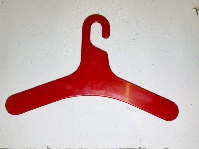 Kleiderbügel: roter Kleiderbügel rot 70er – Gebraucht aus Zürich von gigimai67
